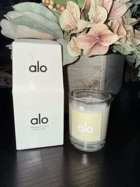 ALO Yoga Signature Candle